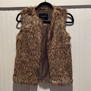 Women’s faux fur vest